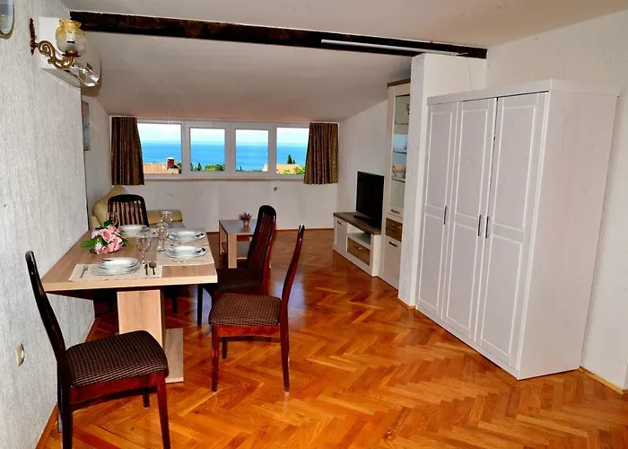 アパート Rea マリンスカ