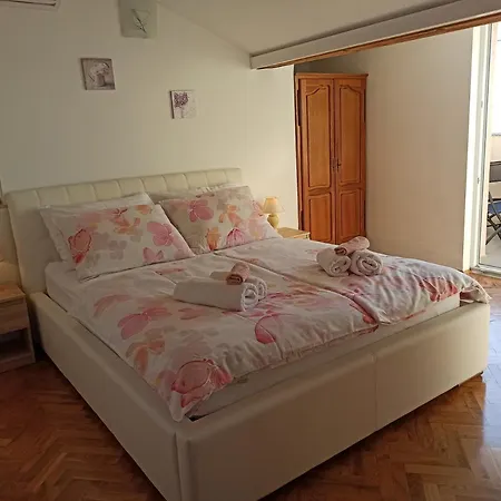 Rea Apartament Malinska