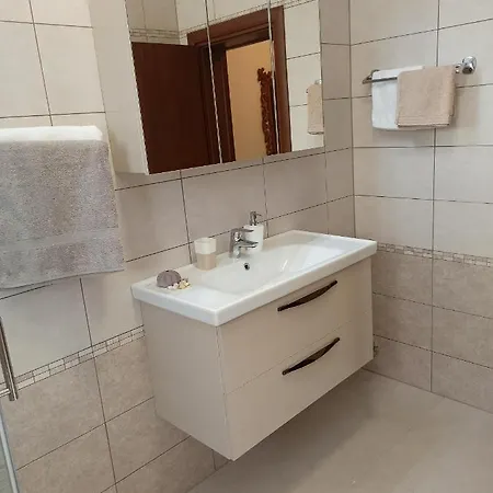 Apartment Rea *
