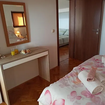 Rea Apartment *