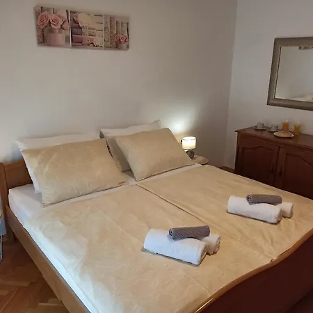 Rea Apartment *