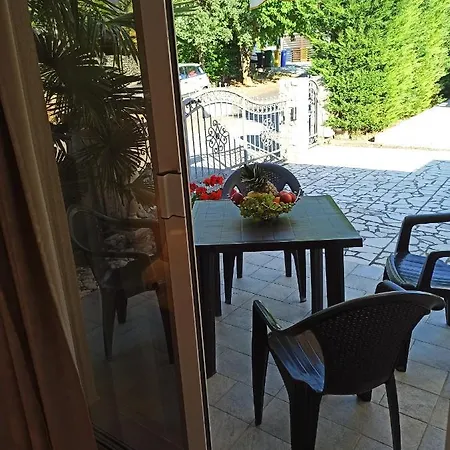 Apartament Rea *