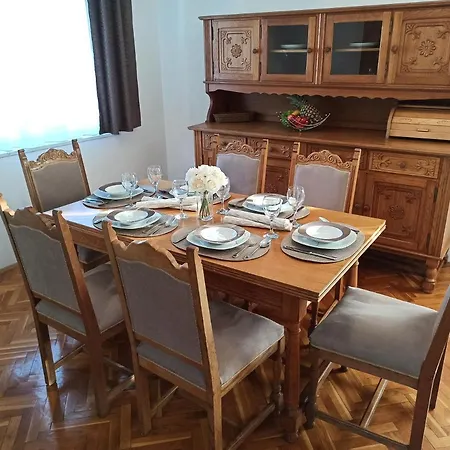 Rea Apartment *
